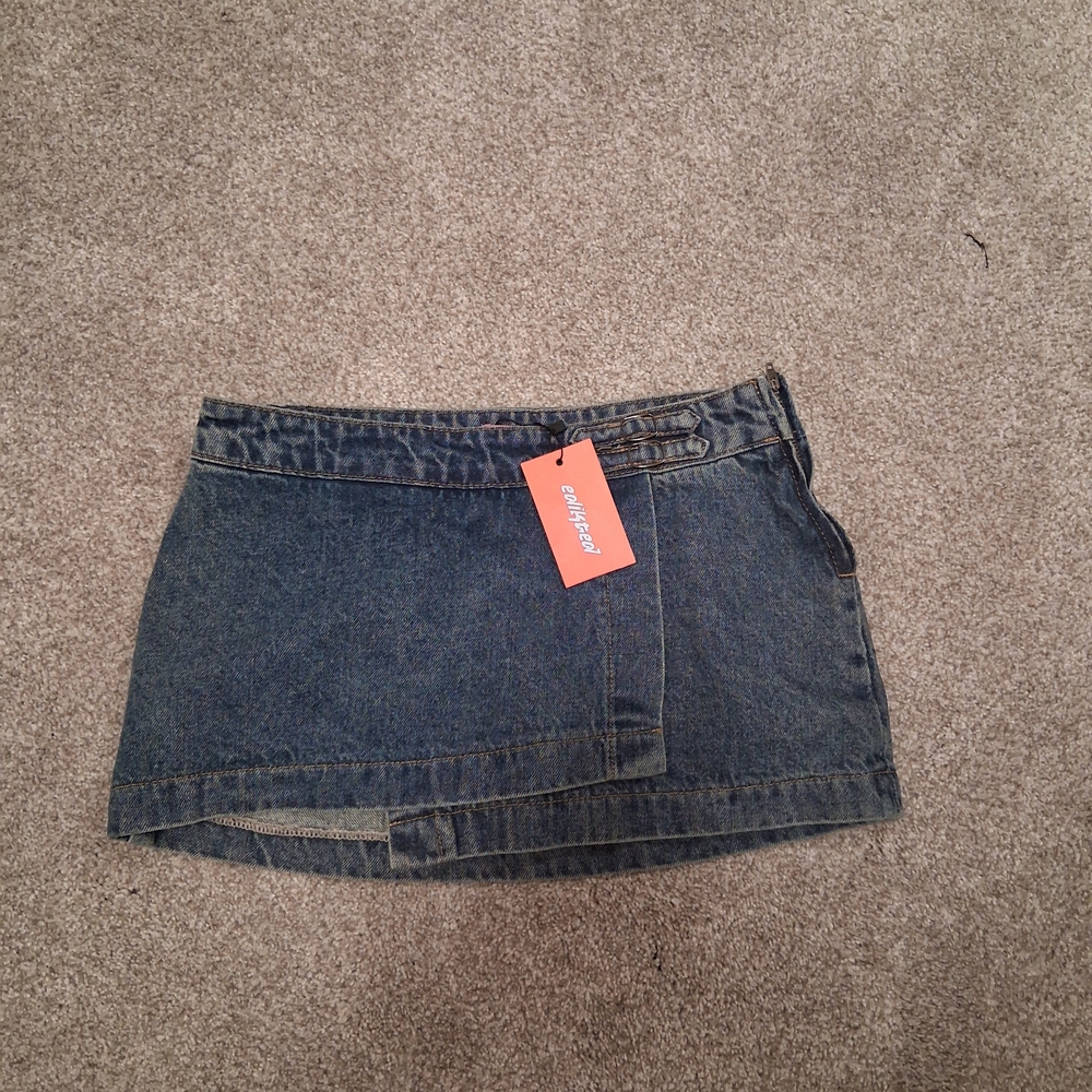 Edikted Wrap Denim Micro Skort - Picture 3 of 5